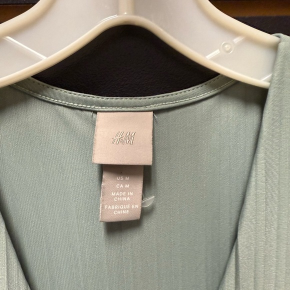 Elegant sage Green Pleated Dress - Picture 2 of 3